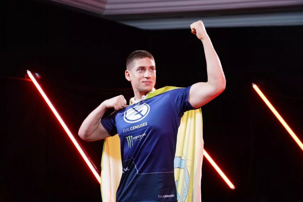 7 esports pros with incredible body transformations