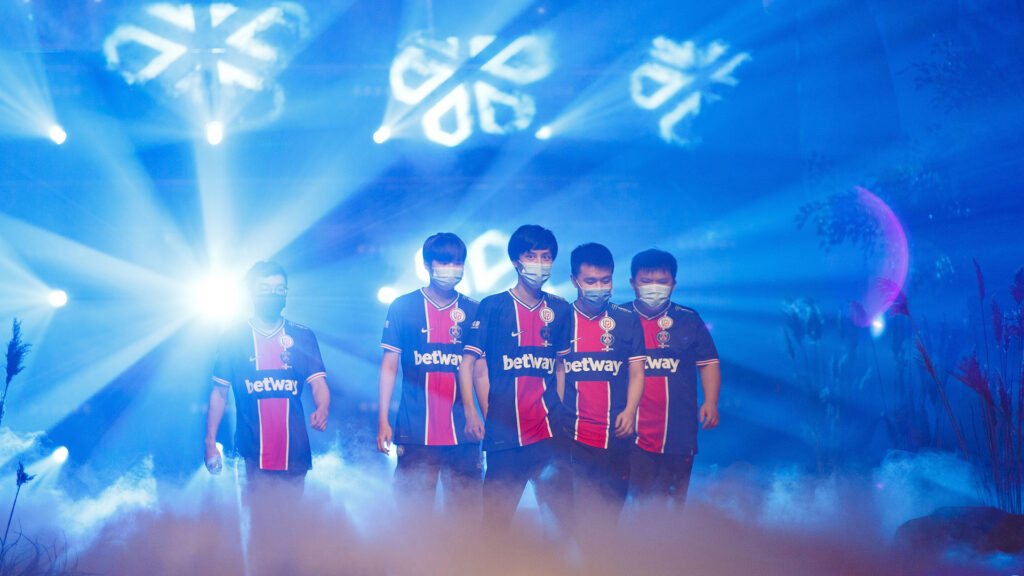 Dota 2 WePlay AniMajor Grand Final: PSG.LGD lift the trophy