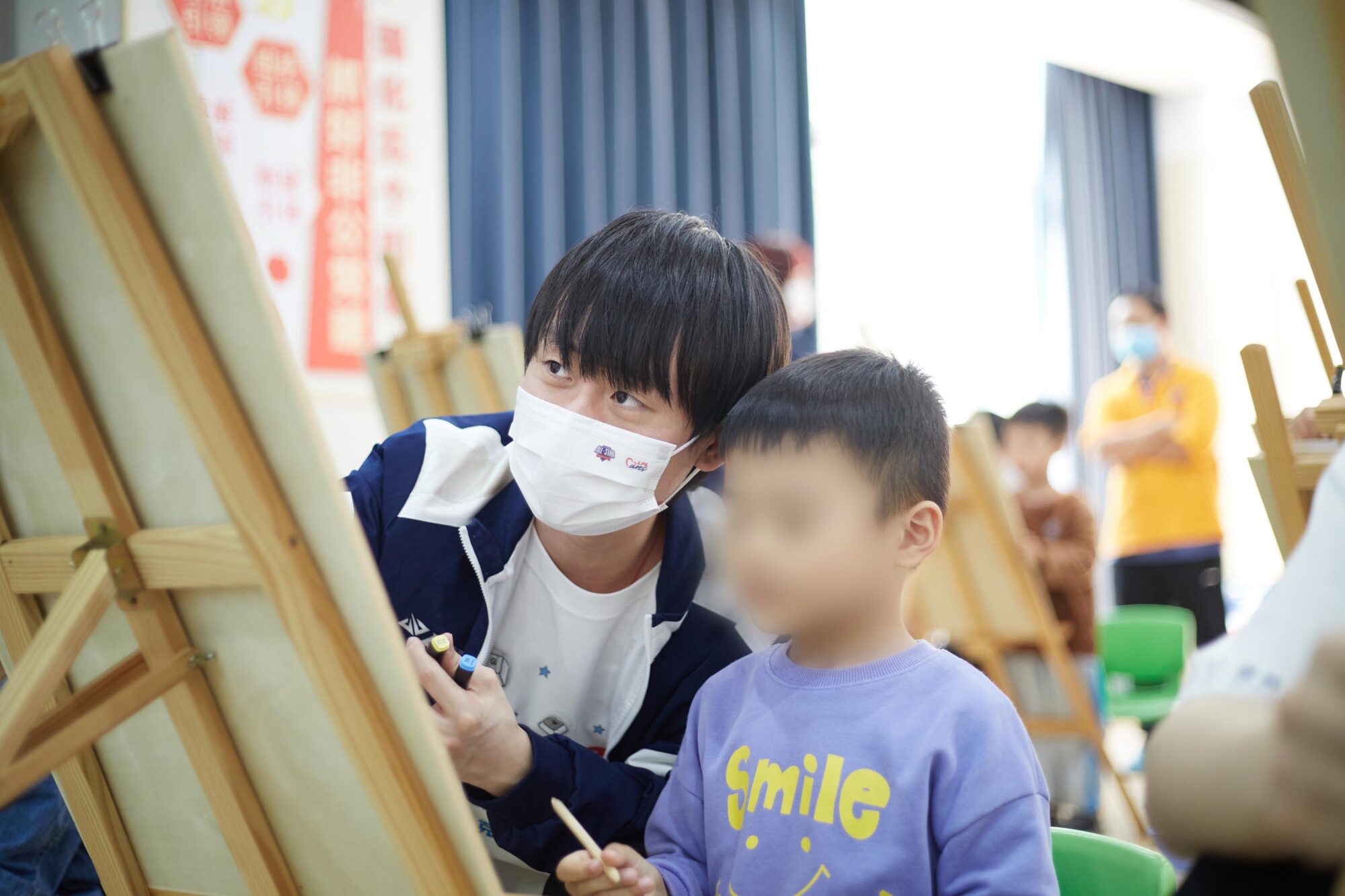 As part of LPL Cares, these 10 pro players visited an autism charity ...