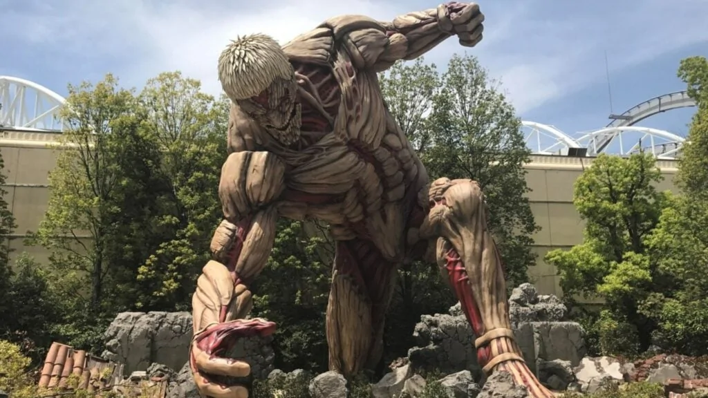 A life-size statue of the armored titan at the Universal Studios Japan