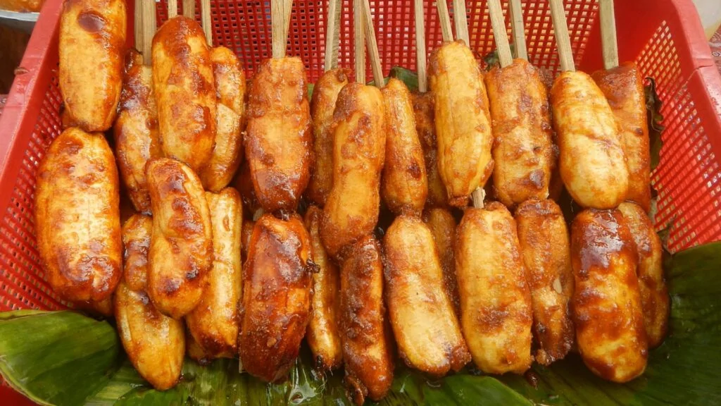Zeri's lore confirms that banana cue, a Filipino snack, exists in Runeterra Banana cues in the Philippines are now in League of Legends Runeterra from Zeri's lore