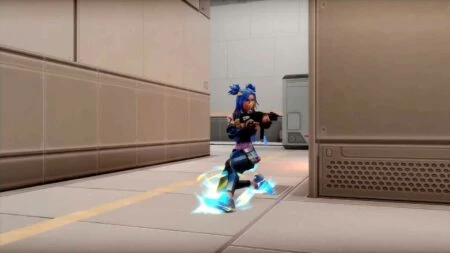 Neon using her High Gear and combat slide