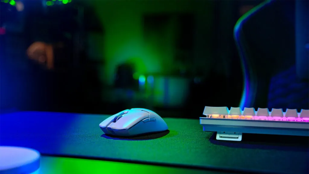 Razer Viper V2 Pro Gaming Mouse Review - Shape & Dimensions