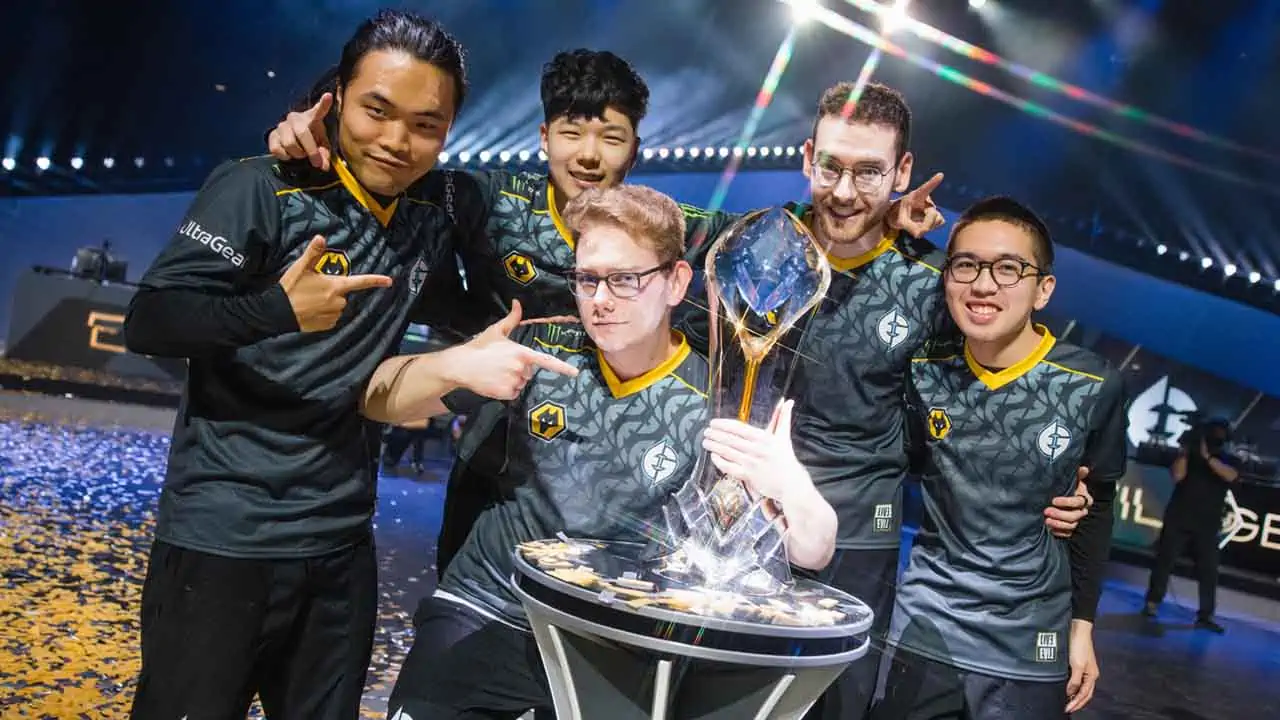 LOL Esports - What a way to kick off the #LCS Playoffs: Golden