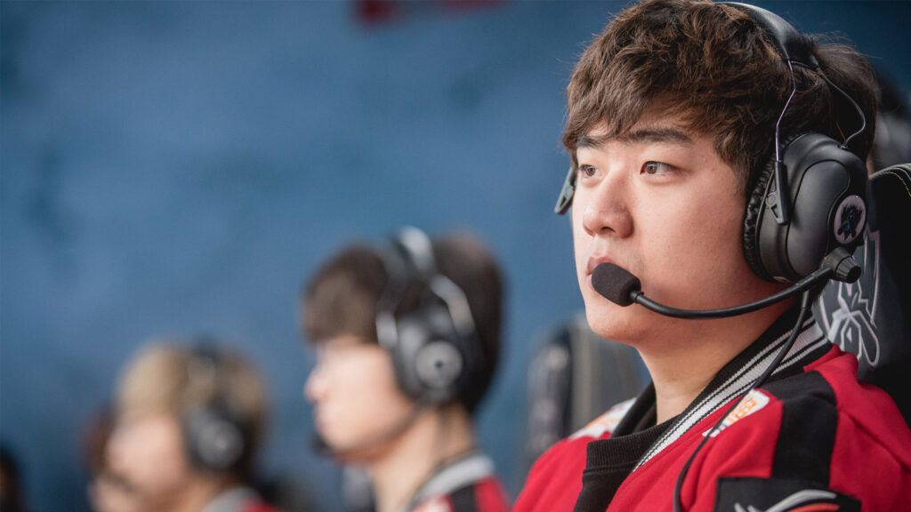7 esports pros who are secretly huge K-pop fans T1 Bang at Worlds 2017