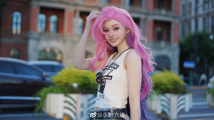 Seraphine cosplayer takes you out on a date around Shanghai ONE