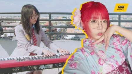 LilyPichu playing the keyboard