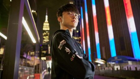 T1 Faker at Worlds 2022 photoshoot 2