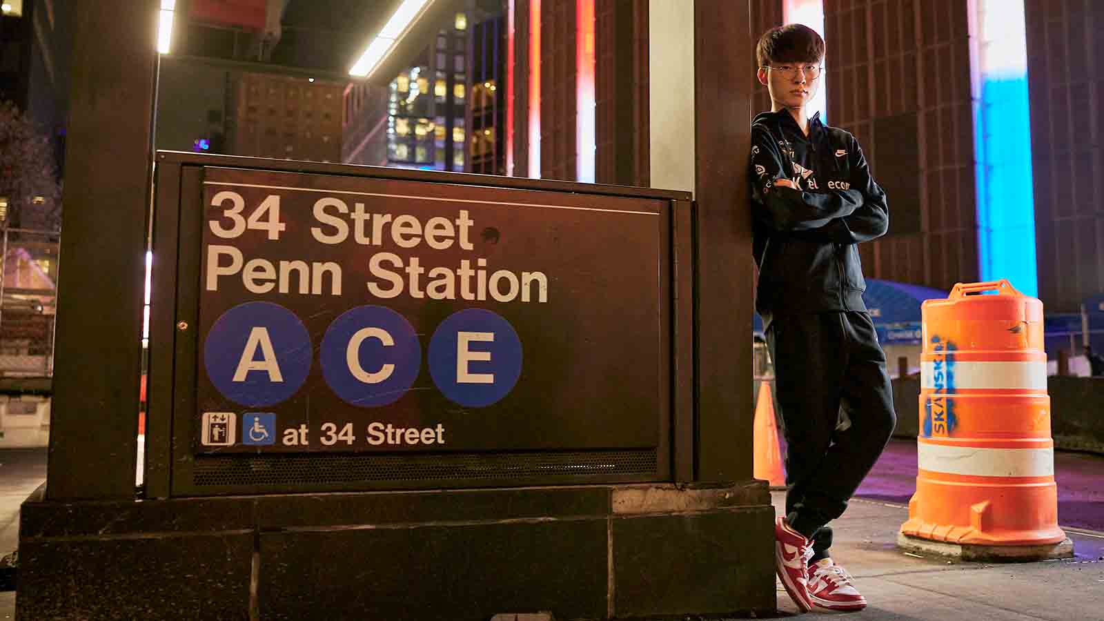 League of Legends fans celebrate Faker's birthday with Times Square  billboard - Dexerto