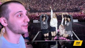 Arteezy at a Blackpink concert