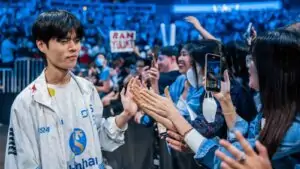 Flash on D like Deft, or F like Faker? #Worlds2022 _ #leagueoflegends #deft  #faker #esports #league #lolesports #worlds