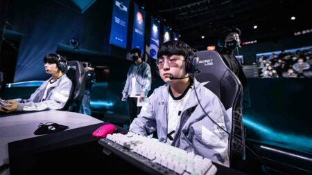 Dplus KIA mid laner ShowMaker sitting at his PC in LoL Park for LCK Spring 2023