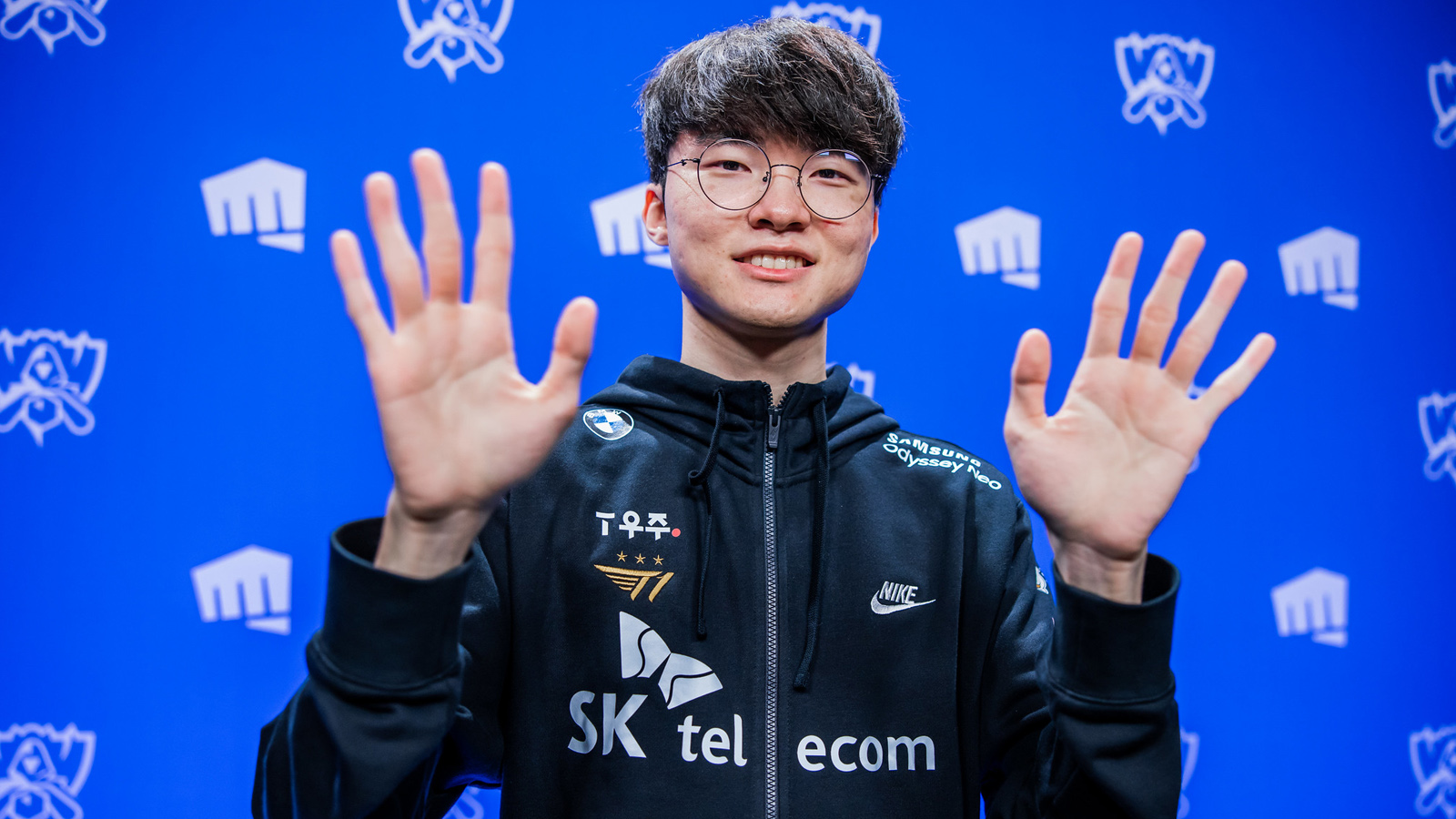 T1 Faker on X: #singapore  / X