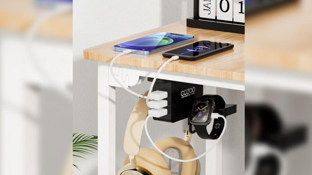 https://cdn.oneesports.gg/cdn-data/2023/07/GiftsforGamers_Amazon_cozoo_HeadphoneStand-1024x576.jpg