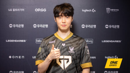 League of Legends Gen.G Chovy poses for a post match interview with his thumbs up