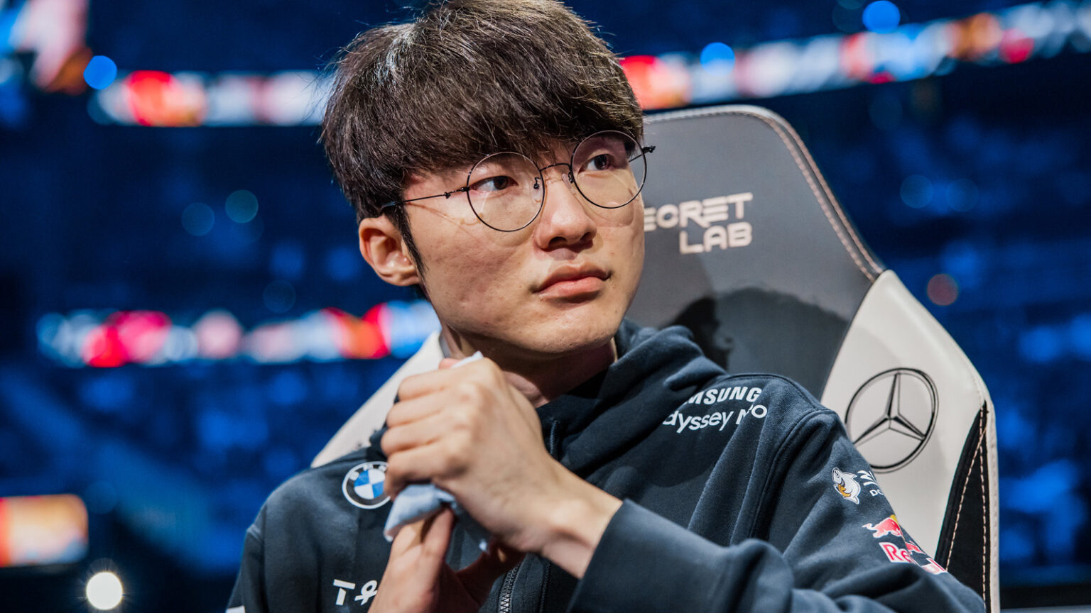 T1 Faker set to take a break following right hand injury | ONE Esports