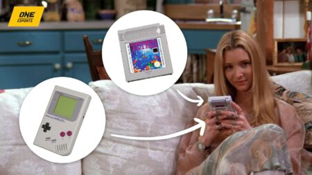 Lisa Kudrow as Phoebe Buffay playing Tetris in Friends TV show
