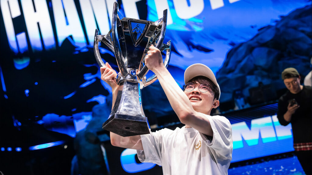 Lee "Faker" Sang-hyeok of T1 on stage poses with trophy after victory at League of Legends World Championship 2023 Finals at Gocheok Sky Dome on November 19, 2023 in Seoul, South Korea.