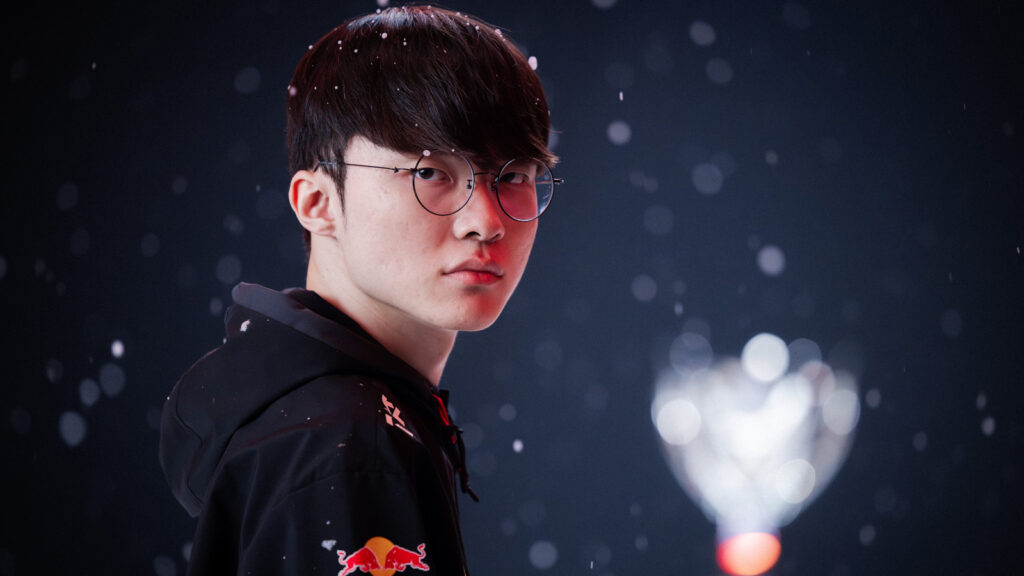 Faker setup: Complete pro gear, mouse, keyboard, monitor | ONE Esports