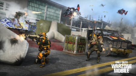 Call of Duty Warzone Mobile image featuring operators in intense battle