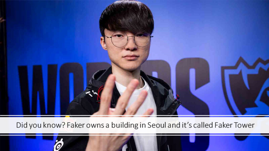 Faker levantando cuatro dedos tras ganar el mundial de 2024