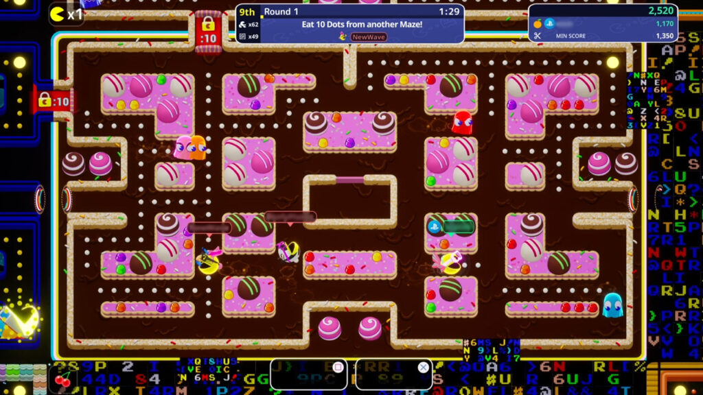 Pac-Man Mega Tunnel Battle Chomp Champs Juego multijugador con tres jugadores en el mismo mapa