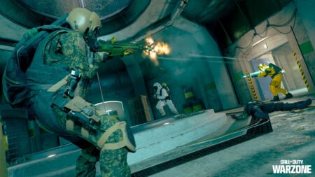 Operators fight in a Bunker in Call of Duty Warzone