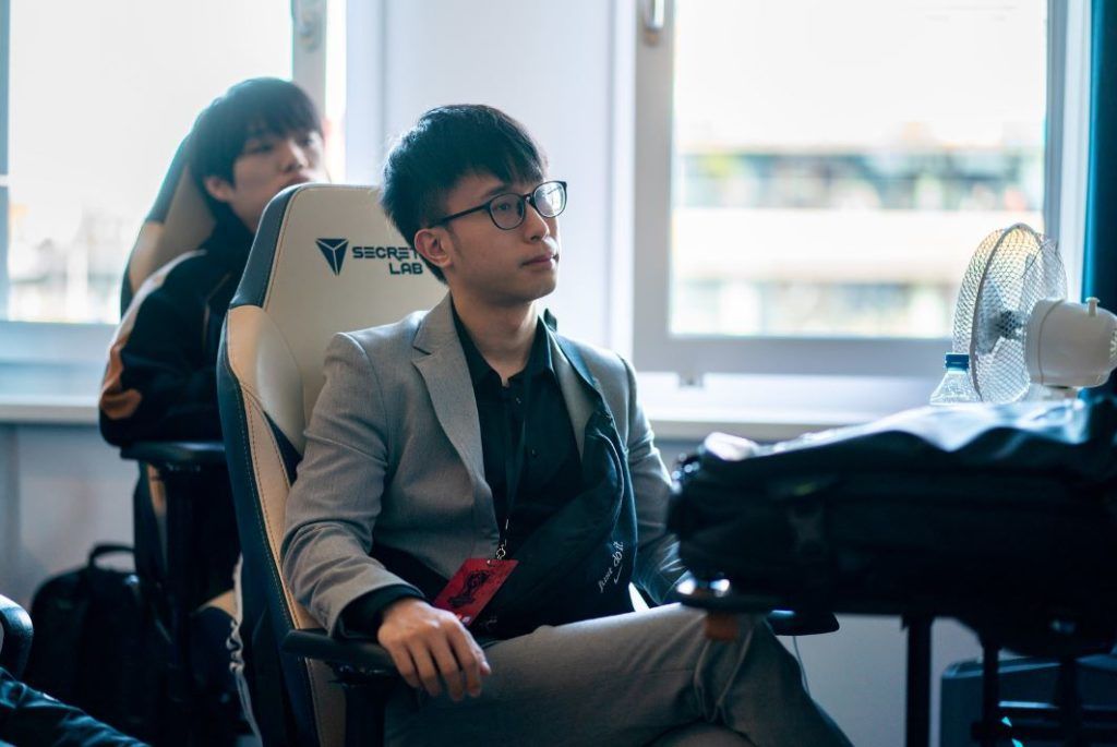 What to expect when you become an esports pro, by Chawy HKA head coach Chawy at Worlds 2019