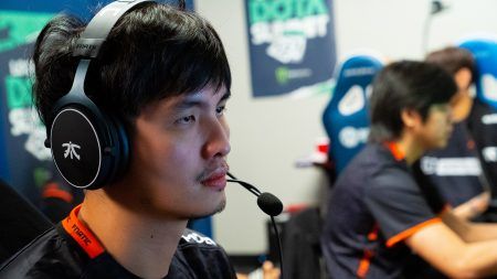 iceiceice playing at DOTA Summit 12 with Fnatic