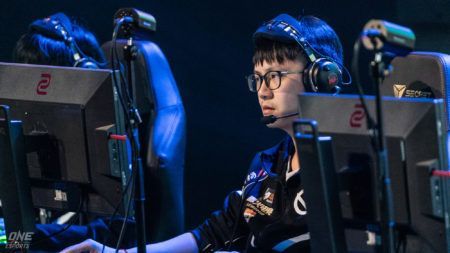 Vici Gaming's Dy at the ONE Esports Dota 2 World Pro Invitational