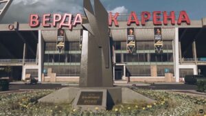The 2020 Call of Duty: League Trophy of Dallas Empire in Call of Duty: Warzone