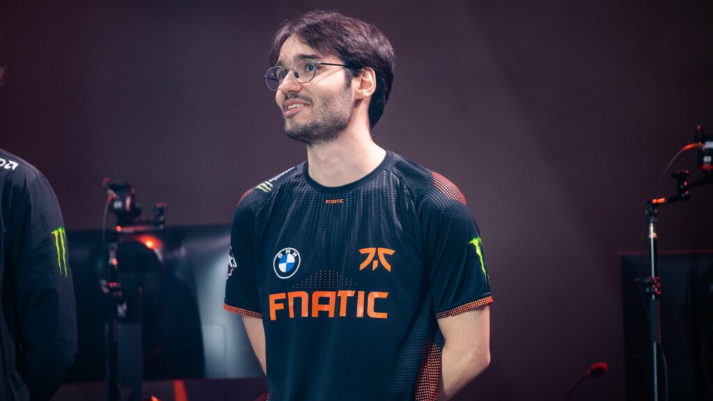 Hylissang of Fnatic posing during the introduction ceremony of 2021 LEC Summer Final