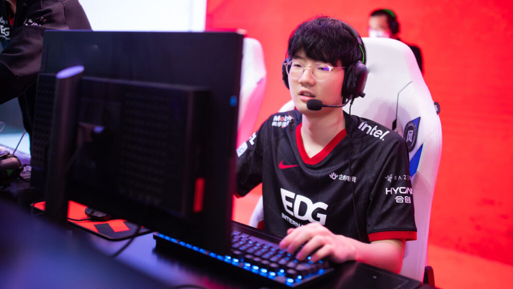 Edward Gaming AD carry player Viper during the 2021 LPL Summer Season