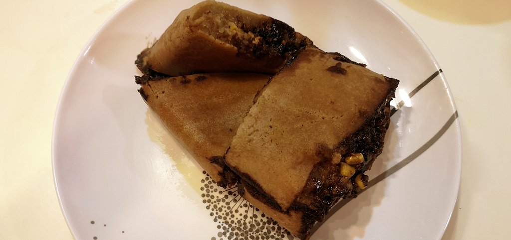 Apam balik are amazing snacks to munch on while watching esports