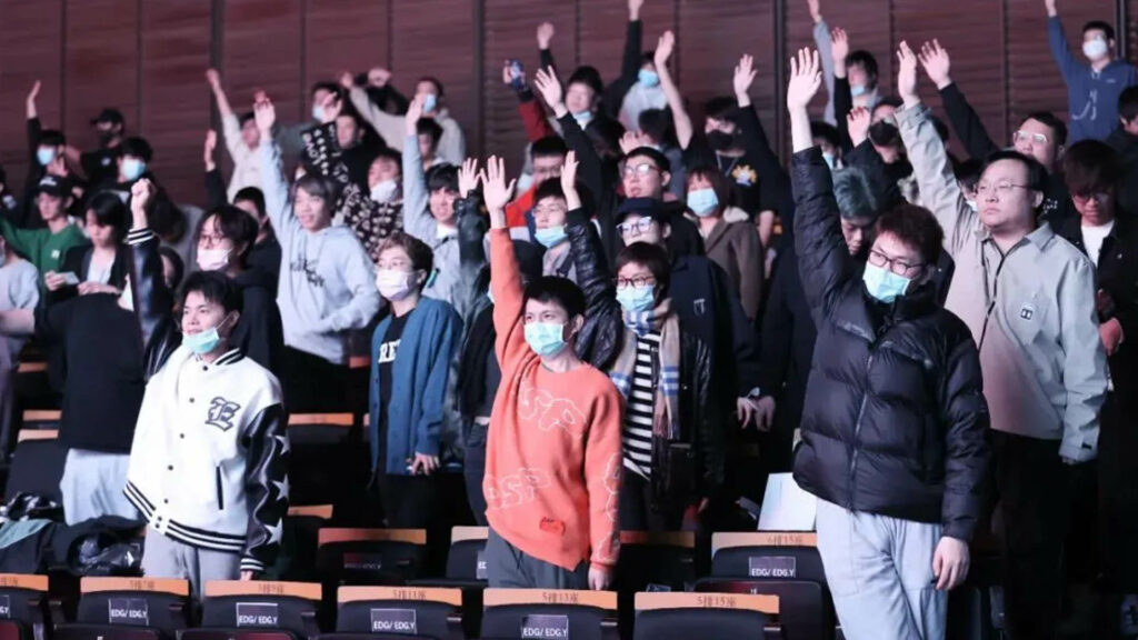 Participants of the LPL certification system course, which includes esports coaches, staff, management