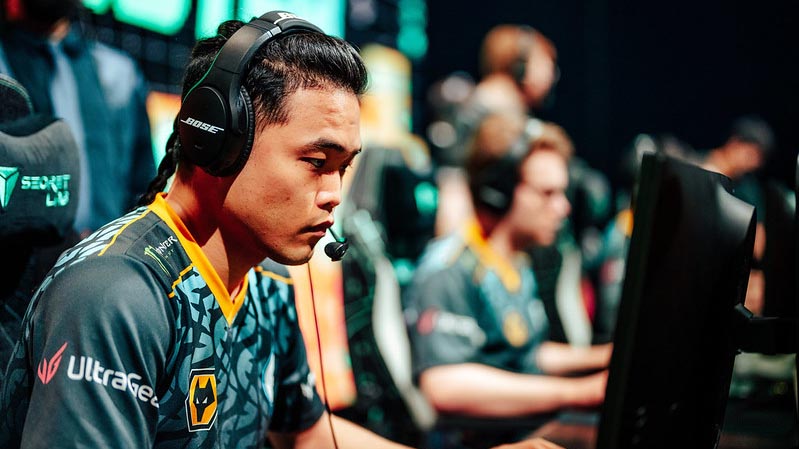 EG Impact playing on the MSI 2022 stage
