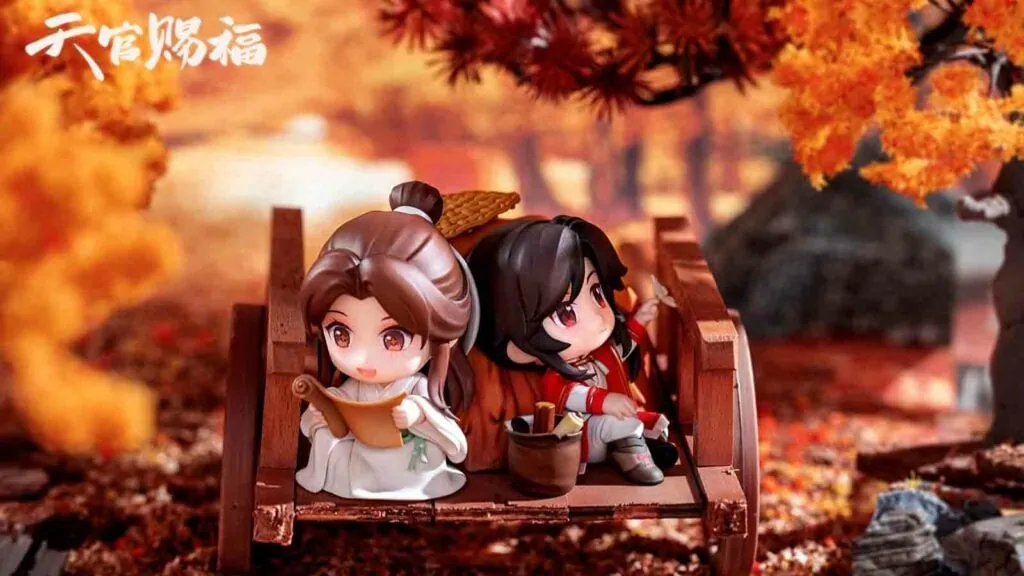 Heaven Official's Blessing figurines featuring Xie Lian and San Lang