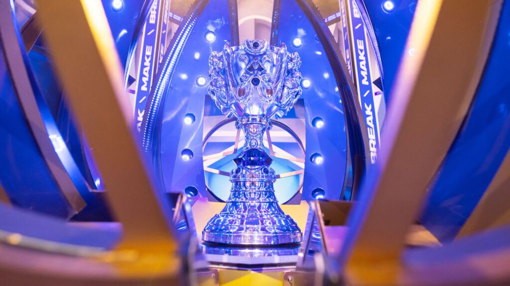 Worlds 2021 trophy