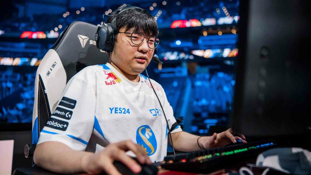 DRX BeryL on stage during Worlds 2022 semifinals