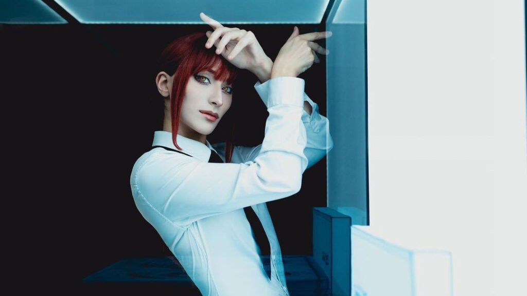Knite Makima cosplay with crossed arms