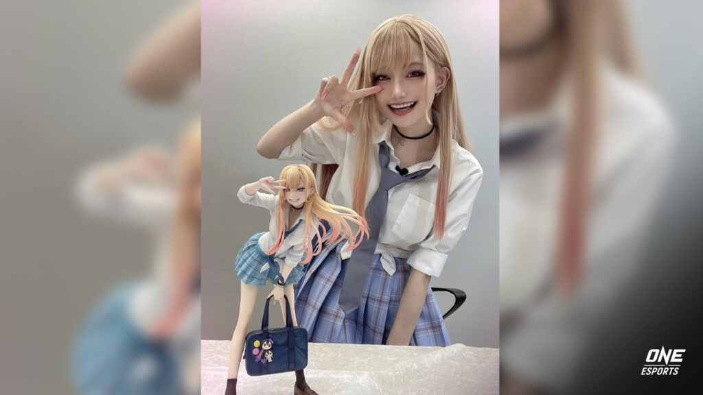 Kitagawa Marin cosplay from My Dress Up Darling by Akase Akari