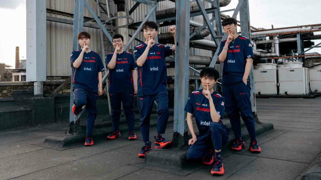 JD Gaming at MSI 2023 photoshoot doing the "Shhh" pose