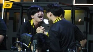 ONIC Esports' Kairi "Kairi" Rayosdelsol celebrating the victory with Calvin "CW" Winata after MSC 2023 semifinal win over ECHO