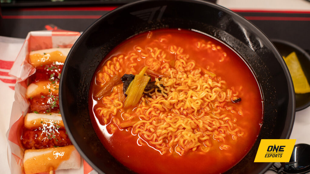 League Of Legends T1 Base Camp review and guide food picture