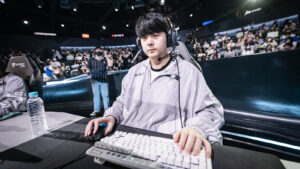 League of Legends Dplus KIA Canyon post match interview getting ready to play in front of computer