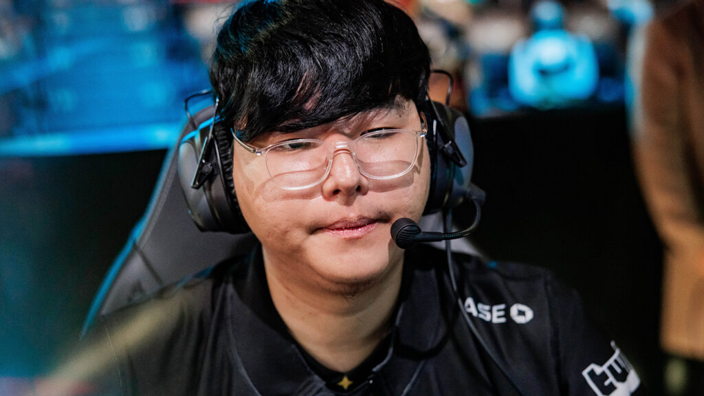League Of Legends Golden Guardians Gori WQS Post Match Interview on the computer