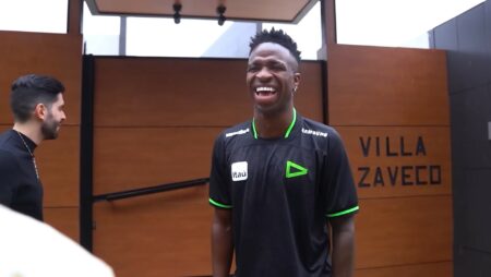 Vini Jr in a LOUD jersey