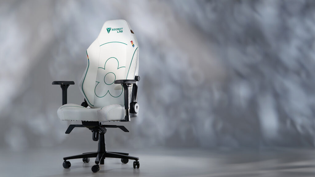 Faker Secretlab chair in collaboration with VandyThePink