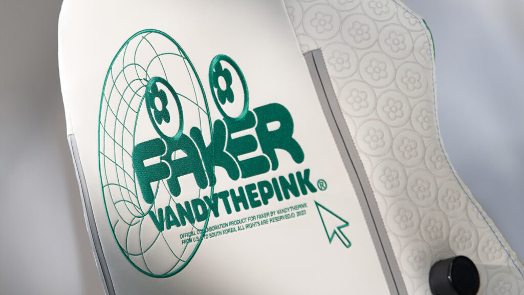 Faker Secretlab chair in collaboration with VandyThePink
