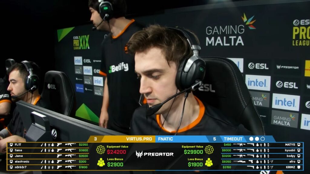 Virtus.pro vs. Fnatic at ESL Pro League eason 19